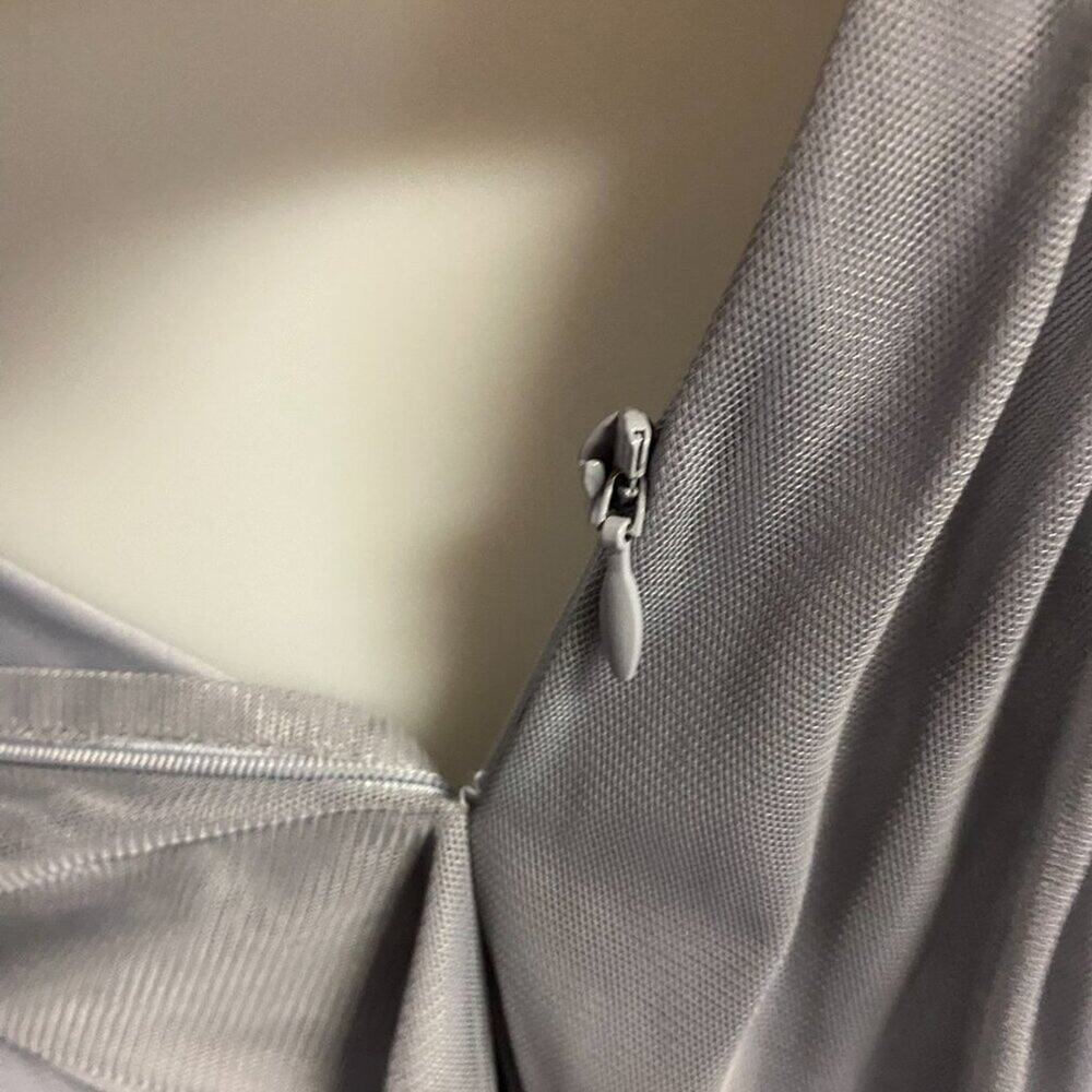 Adrianna Papell Gray Beaded Sleeveless Formal Gown Size 2 - Picture 4 of 4